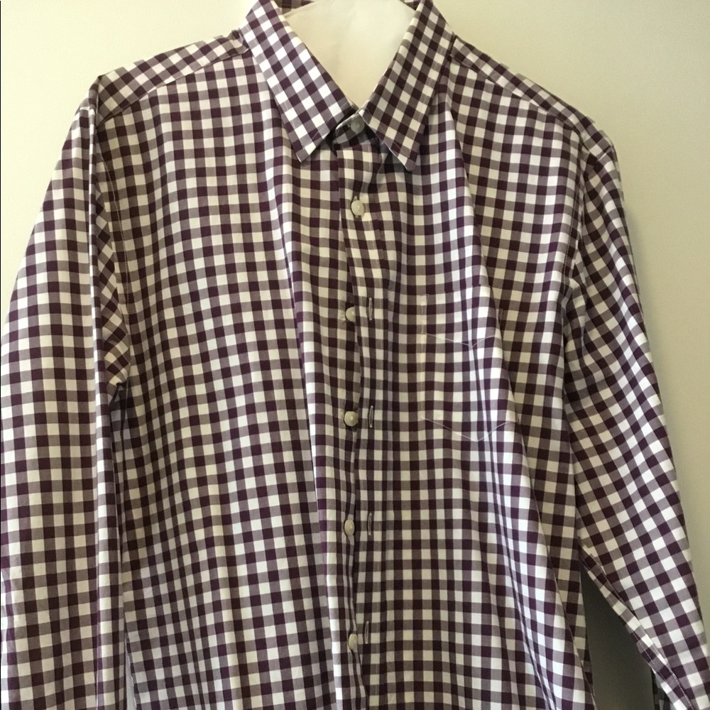 NWOT UntuckIt Button Down